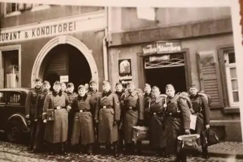 Tolles altes Foto - Soldaten vor Gasthaus Zum Storchen - Ludwig Wetzel - Oppenhe