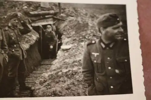 altes Foto - Soldaten im Schützengraben mit Unterstand 1940 