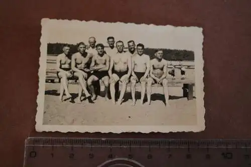 Tolles altes Foto - Gruppe Soldaten in Badehose - Krakau ???