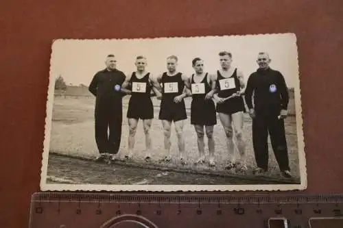 tolles altes Foto - Soldaten im Sportdress, Trainingsanzug 