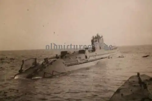 tolles altes Foto - Mir unbekanntes Uboot - U-Boot - Land ?? 