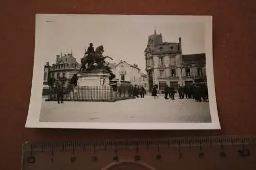 Tolles altes Foto - deutsche Soldaten in Cognac  Frankreich - Denkmal