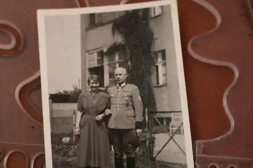 Tolles altes Foto - Frau mit Offizier ?  Schlesischer Adler - Polizei - 1944