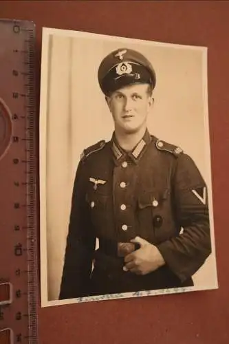 Altes Portrait eines Soldaten mit Schirmmütze I.R. 488 ?? Litze - 1944