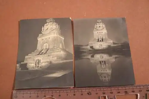 zwei tolle alte Fotos - Völkerschlachtdenkmal beleuchtet - 20-30er Jahre 