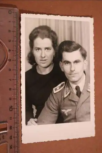 Tolles altes Foto - Portrait eines Soldaten der Luftwaffe mit Frau