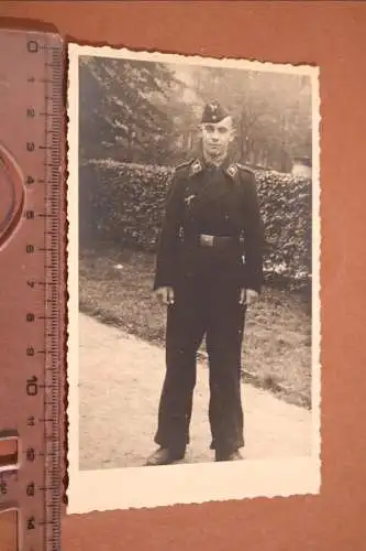 Tolles altes Foto - Portrait eines Soldaten der Panzertruppe