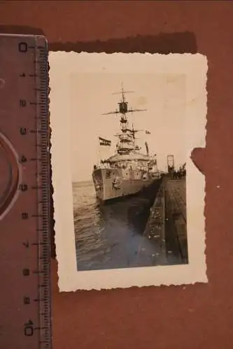 Tolles altes Foto - Kriegsschiff im Hafen  SM Baden ???