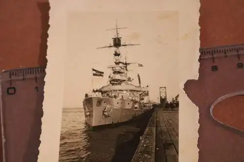 tolles altes Foto - Kriegsschiff im Hafen  SM Baden ???