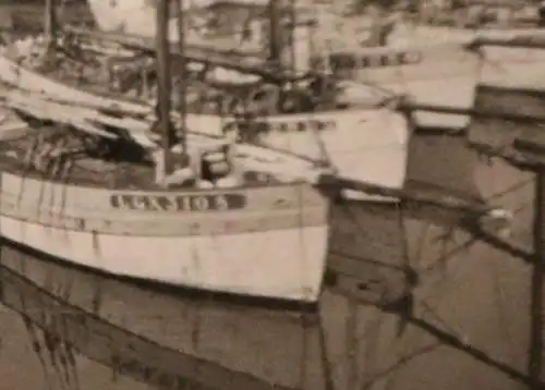 zwei alte Fotos - Boote - Fischerboote ??? Hafen - Kennung LGX ?? 
