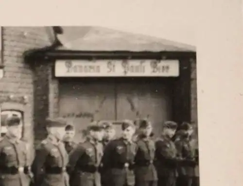 sechs alte Foto - Gruppe Soldaten auf Schiessstand - Ort ?? Bavaria St. Pauli Bi