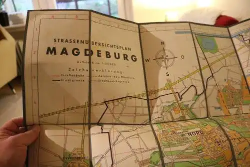 tolle alte Karte - Strassenübersichtsplan Magdeburg -60-70er Jahre ?? auf Leinen