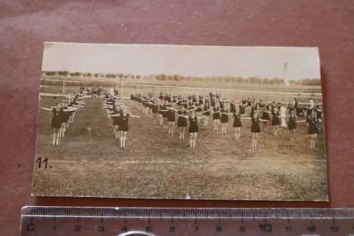 Tolles altes Foto - Gemeinschaftssport Frauen  1910-20 ??