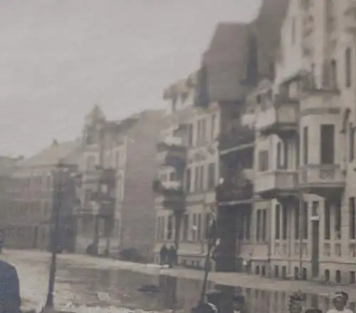 tolles altes Foto - Stadt - Häuser Strasse  Hochwasser ?? Ort ???