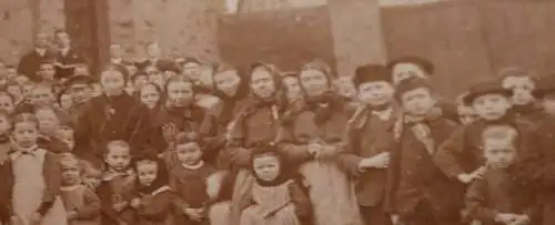 tolles altes Foto auf Pappe  Personen vor einer Kirche Neuwied - Albert Eisele