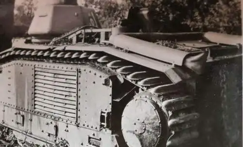 acht alte Fotos eines Soldaten , Frankreich, zerst. Panzer , Zerstörtes Tours 