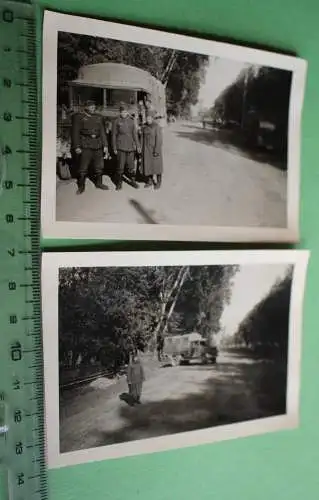 zwei tolle alte Fotos  Soldaten LKW  deutscher Russe ? auf dem Weg zu Narwa 1942