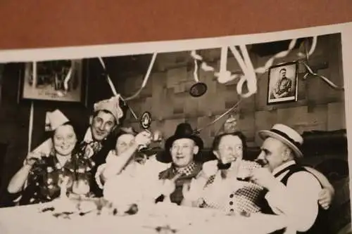 zwei alte Fotos - Feiern - Fasching und andere Feier  30-40er Jahre