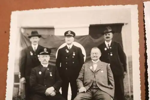 zwei alte Fotos - ältere Herren - Verein ?  Veteranen ?? 