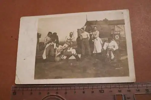 altes Foto - Soldaten beim Waschen im Felde - 20. Inf.Div.