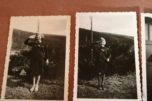 vier alte Fotos - Kinder mit Schiffchen vom Vater Soldat - 30-40er Jahre