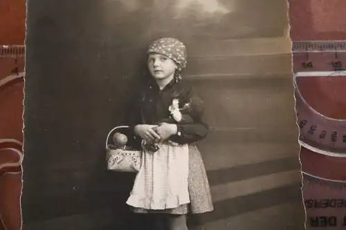 tolles altes Foto - Portrait Mädchen mit Puppe - 1910-20 ?