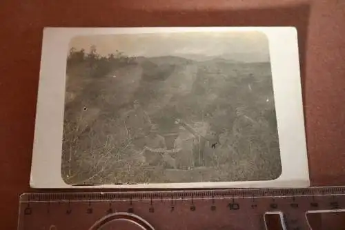 tolles altes Foto - Soldaten in Stellung Maschinengewehr Flugabwehr 