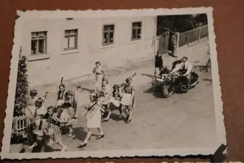 drei tolle alte Fotos - Festumzug - Kinder - Deutschtum - Burgstädt