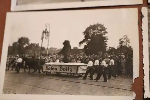 vier tolle alte Fotos - Berlin ?  Olympia 1936 - Festumzug ??