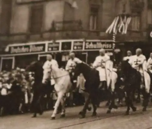 vier tolle alte Fotos - Berlin ?  Olympia 1936 - Festumzug ??