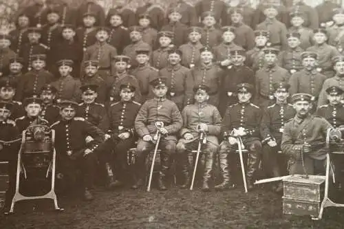 tolles altes Gruppenfoto  Soldaten Pickelhauben - MG´s 1916 - Neustadt a. Rbge