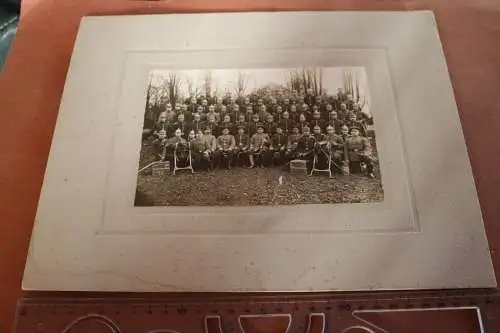 tolles altes Gruppenfoto  Soldaten Pickelhauben - Maschinengewehre - Ort ?