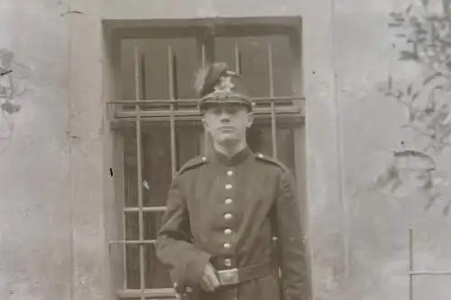 zwei tolle alte Glasnegative - junger Mann in Uniform - Polizei ?? Tschako