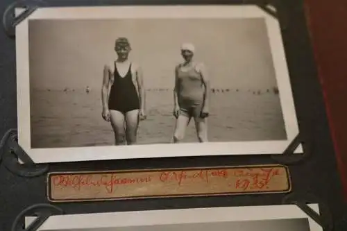 zwei tolle alte Alben - 84 Fotos - Familie, Strand, Berge, Luftschiff , Zeppelin