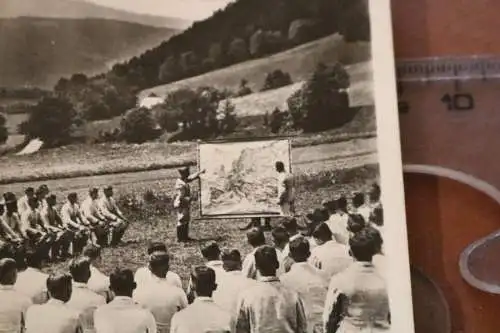 tolles altes Foto - Kleinbildserie ?  Soldaten Ausbilder  Europakarte