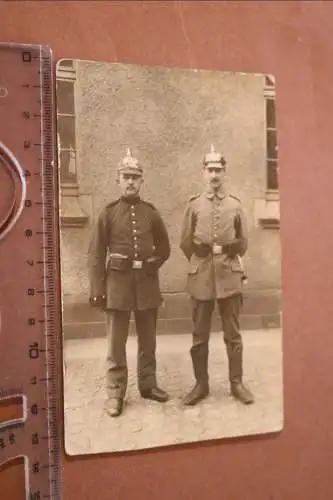 tolles altes Foto zwei Soldaten mit Pickelhaube