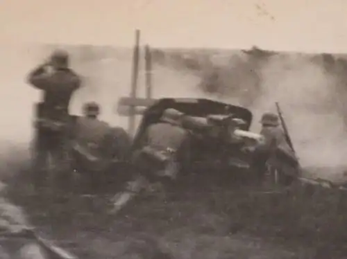 altes Foto - Artillerie im Kampf - Frontfoto