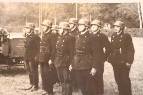 tolles altes Gruppenfoto - Feuerwehrmänner - Augustenfeld ?? 20-30er Jahre