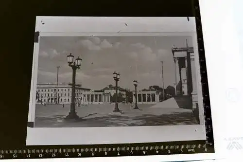 Tolles altes Negativ - Königsplatz München, anscheinend von einer Fotografie