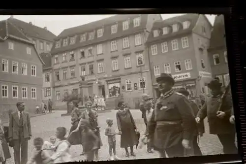 zwei tolle alte Negative - Schützenfest ? Schützenmarsch - 30-40er Jahre ? Ort ?