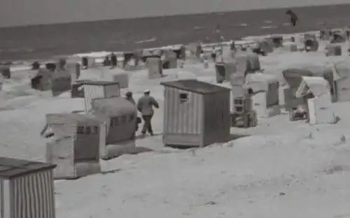 tolles altes Negativ - Strand Strandkörbe - Gebäude - Ostsee ?? Ort ?