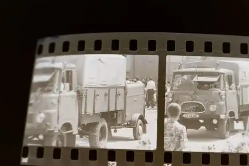 zwei tolle alte Negative - Oldtimer Robur Pritsche - Feuerwehr ?? Militär ??