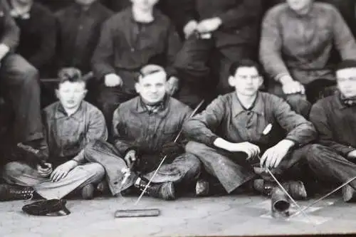 altes Gruppenfoto - Arbeiter  Schlosserei ?? Schweisser ?? 1920-25 ???