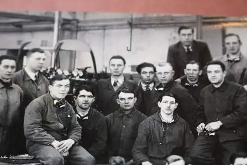 altes Gruppenfoto - Arbeiter  Schlosserei ?? Schweisser ?? 1920-25 ???