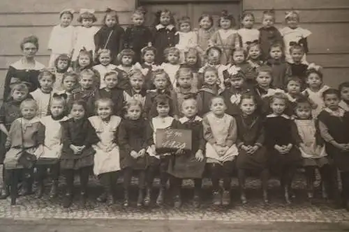 tolles altes Klassenfoto - Mädchenschule - 1920 - Ort ??