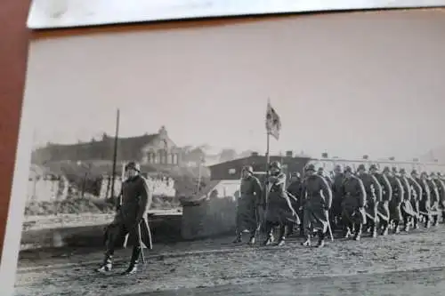 drei alte Fotos Soldaten marschieren - Stettin 1941 - Musikkapelle