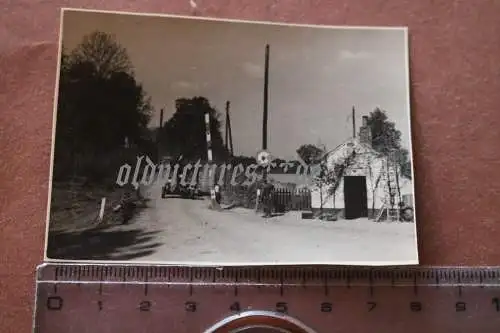 tolles altes Foto - deutscher  Grenzposten belgisch-französischer Grenzübergang