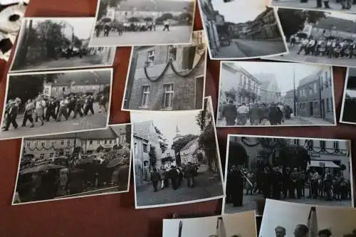 24 tolle alte Fotos - Festzug durch die Wittenberger Vorstadt - 50er Jahre Namen