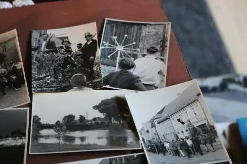 24 tolle alte Fotos - Festzug durch die Wittenberger Vorstadt - 50er Jahre Namen