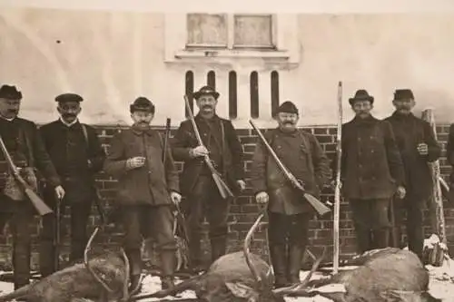 Tolles altes Foto Gruppe Jäger mit erlegtem Wild 1910-20